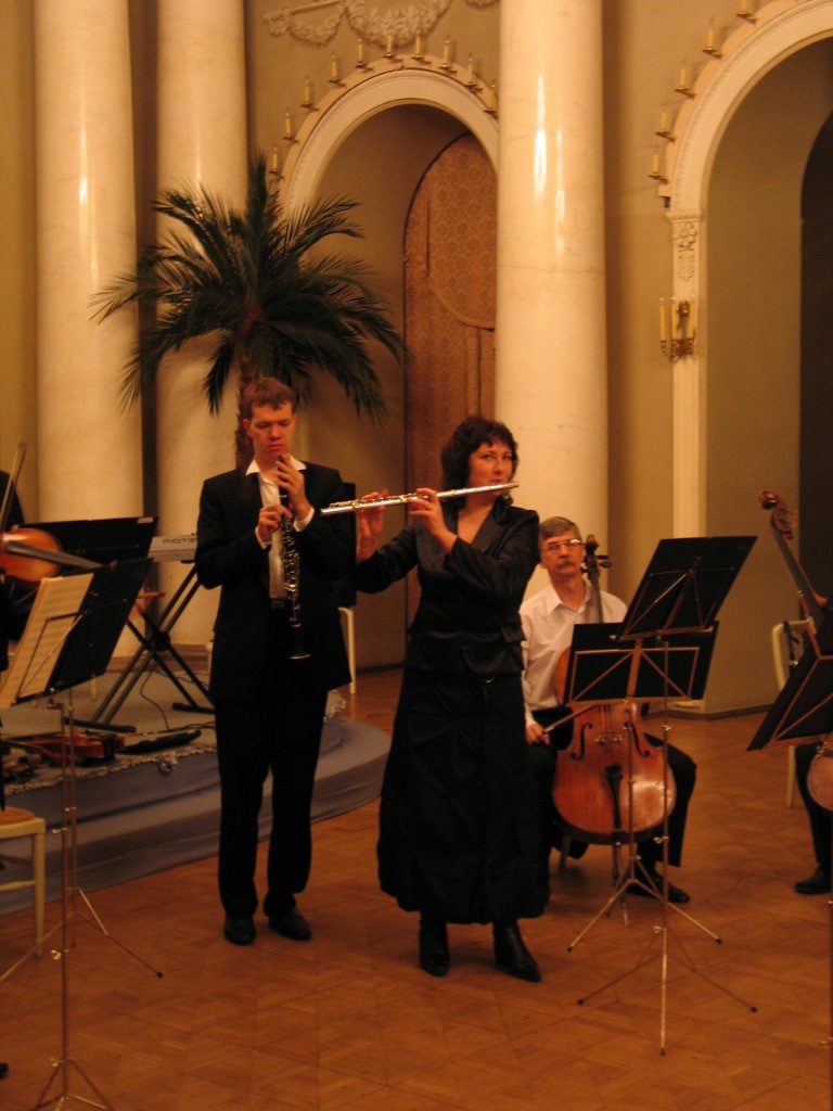 Mikhail Bugaev, Valentina Shmyreva preparing to play Haydn's 'Toy Symphony'